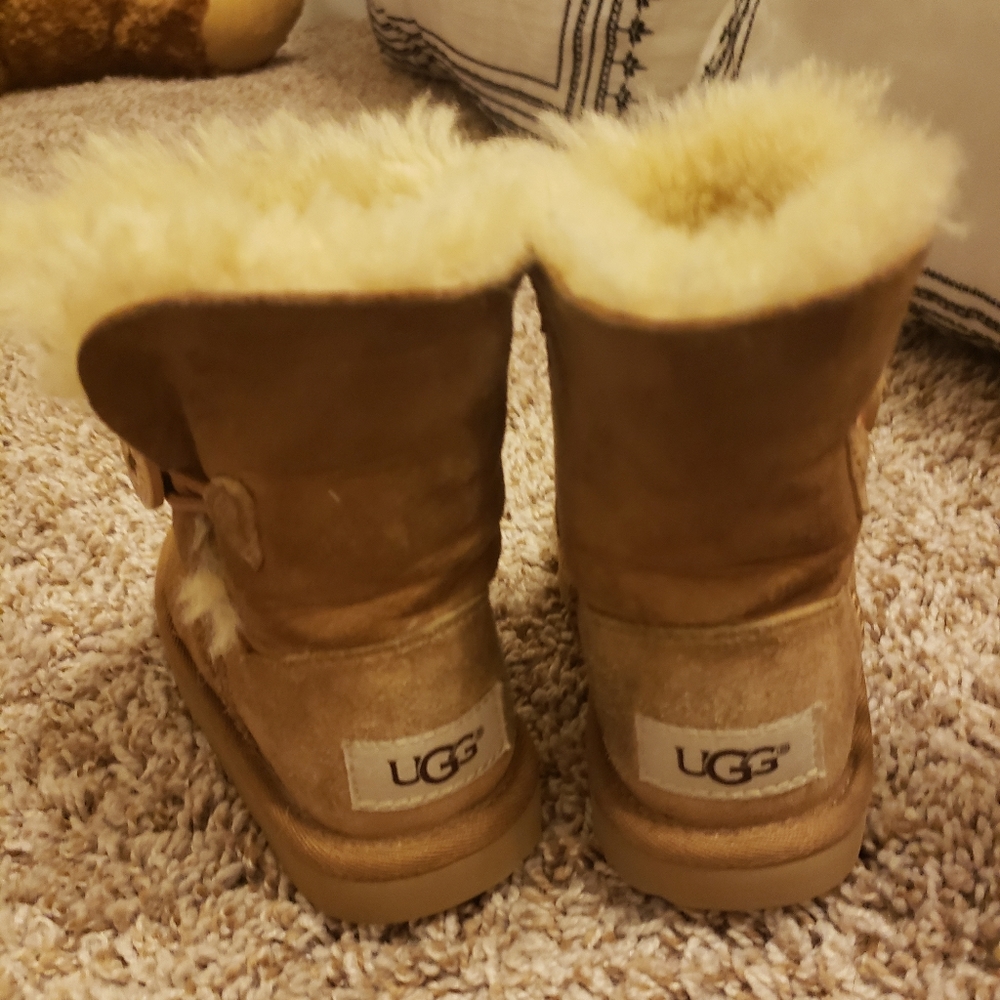 Little Girls Bailey Button Ugg Boots - Size 9